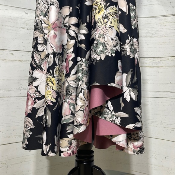 WHITE HOUSE BLACK MARKET Multi-colored Floral Midi Dress with Pleated Ruffle Hem - Picture 3 of 8